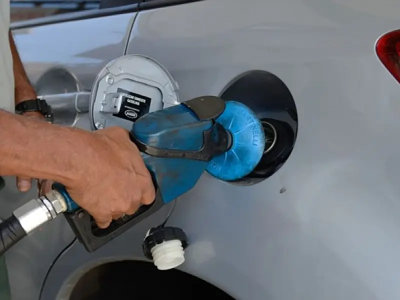 Saiba como economizar combustível para amenizar o mega-aumento