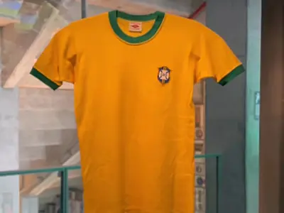Camisa de Pelé da Copa de 1970 volta a ser exposta no Museu do Futebol