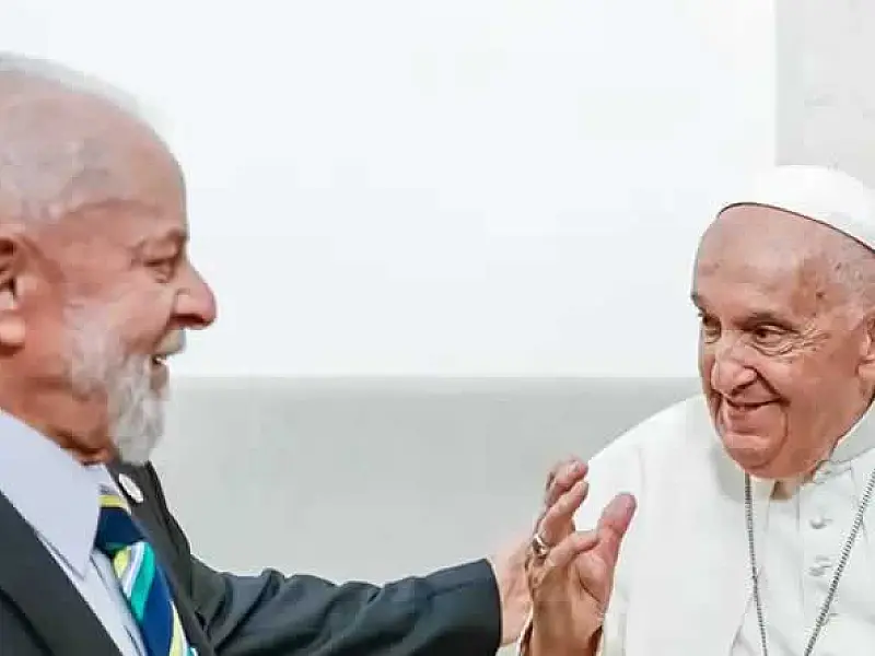 Papa Francisco passou dia sem novas crises respiratórias, diz Vaticano