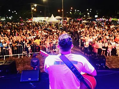 Guarujá realiza shows gospel na Praça 14 Bis