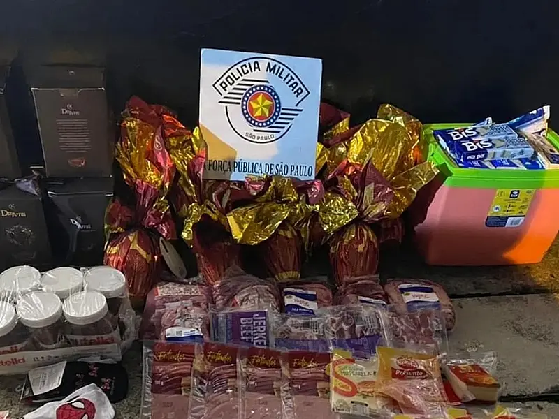 Quatro pessoas furtam ovos de Páscoa e outros produtos em supermercado de Santos