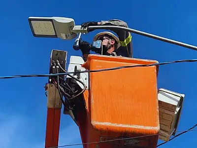 Prefeitura de Bertioga inicia modernização da iluminação pública em Boraceia