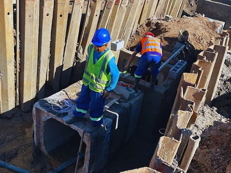 Concluída a concretagem de canal nas obras para melhorar drenagem e trânsito na Alemoa Industrial