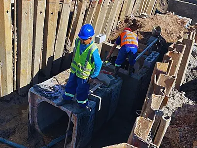 Concluída a concretagem de canal nas obras para melhorar drenagem e trânsito na Alemoa Industrial