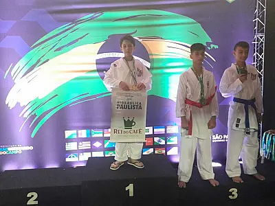 Carateca santista Diogo Rema Pinto é campeão brasileiro