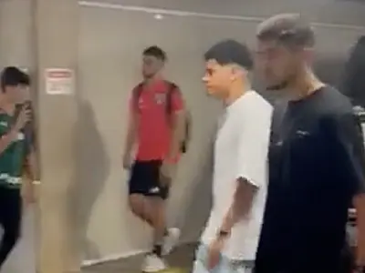 São Paulo faz acordo com TJD-SP e livra Calleri de gancho por tapa em celular