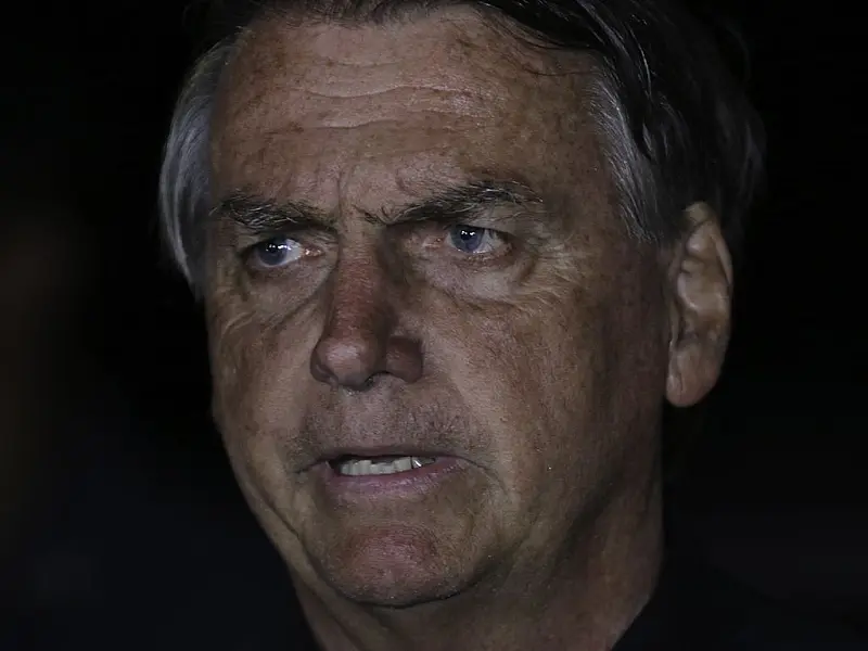 TCU proíbe Bolsonaro de usar e vender joias trazidas da Arábia Saudita