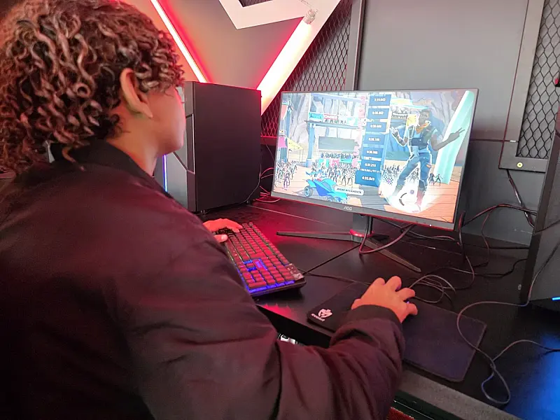 Final da E-COPA 2025 movimenta a Mercado Livre Arena Pacaembu com jovens talentos dos eSports