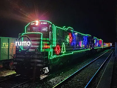 Locomotiva iluminada trará magia do Natal ao Parque Valongo, em Santos