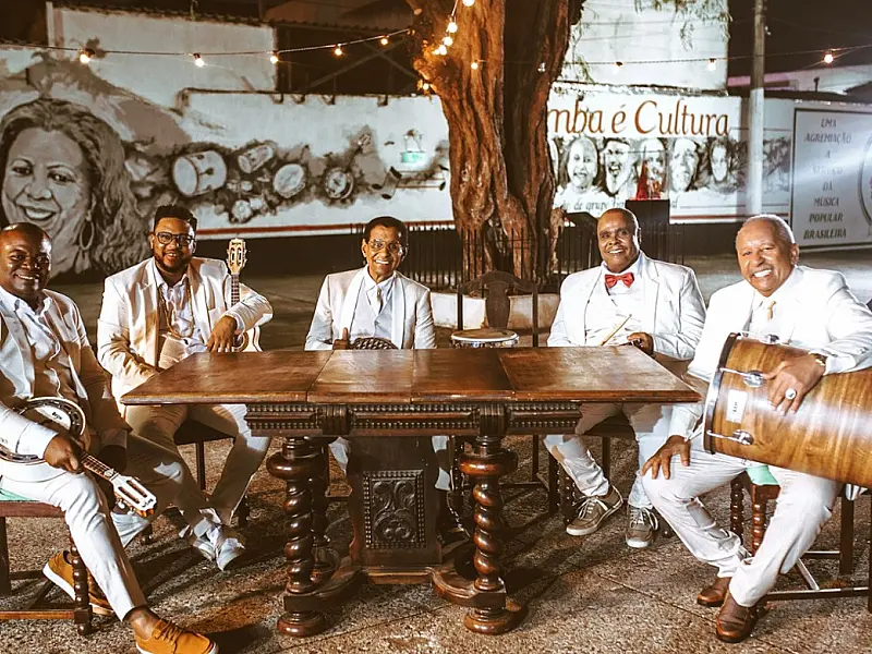 Grupo Fundo de quintal faz show no Arena Club, em Santos