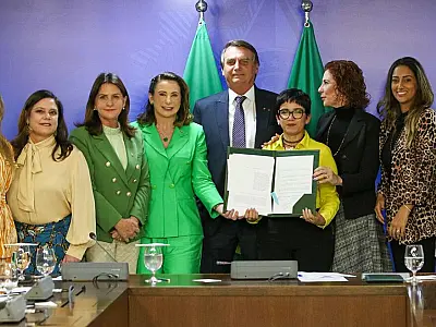 Presidente sanciona lei que amplia pena para violência contra crianças