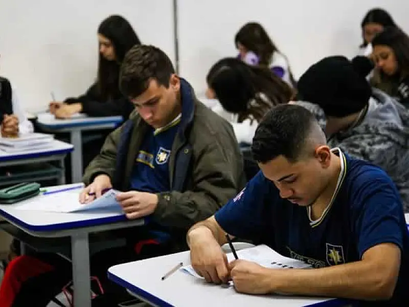 Após uma década, SP avança em língua portuguesa e matemática em todos os anos avaliados no Saresp