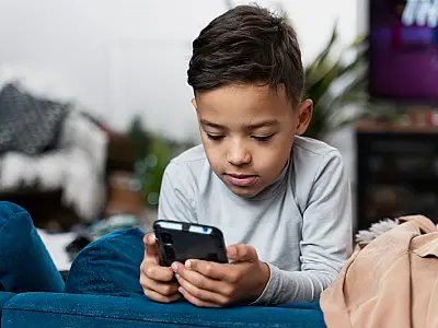 Quase metade das crianças e dos jovens não tem as redes sociais verificadas pelos pais