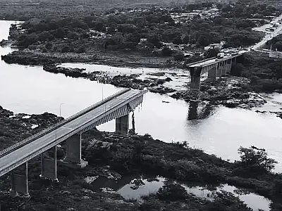 Sobe para 14 o número desaparecidos após queda de ponte