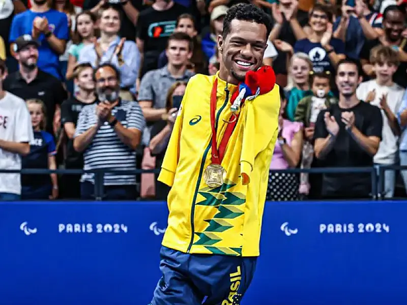 Gabrielzinho conquista primeiro ouro para o Brasil, que estreia em Paris com três medalhas