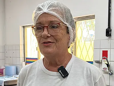 Há 12 anos, Ângela Maria deixa o dia letivo dos alunos muito mais saboroso