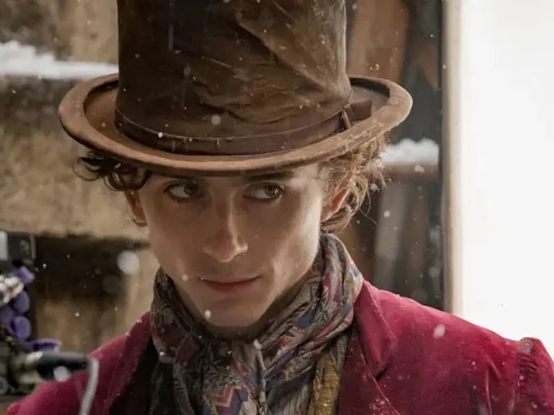Timothée Chalamet faz Willy Wonka menos excêntrico e sem fábrica de chocolate
