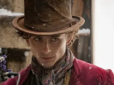 Timothée Chalamet faz Willy Wonka menos excêntrico e sem fábrica de chocolate