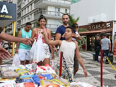 Trenzinho Solidário arrecada cerca de meia tonelada de alimentos
