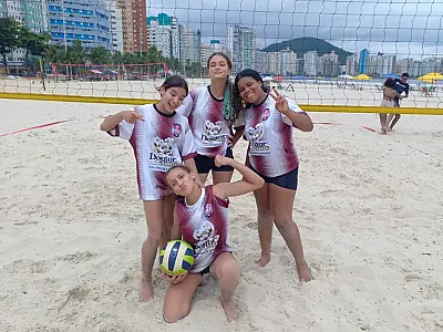 UE Antônio Pacífico é campeã do JOESV no vôlei de praia feminino
