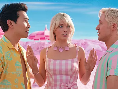 'Barbie' usa ironia como vitrine para vender um feminismo plastificado