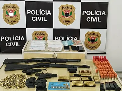 Polícia apreende 30 veículos, armas e dinheiro em operação contra estelionato no Vale do Ribeira