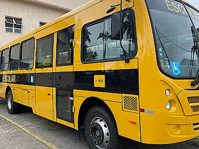 Itanhaém recebe novo ônibus escolar com acessibilidade e conforto para alunos da rede municipal