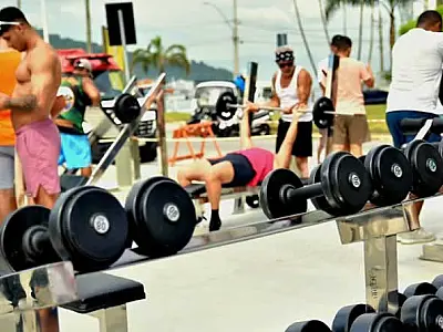 São Vicente ganha de presente nova academia de musculação na Praia do Itararé