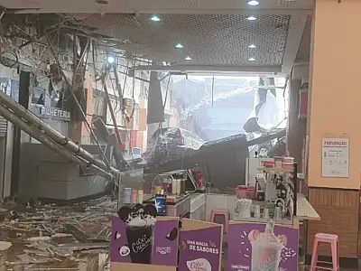 Parte do teto de estacionamento de shopping desaba em Osasco, na Grande SP