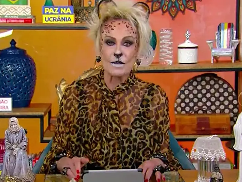 Ana Maria Braga surge de onça ao vivo para estreia de 'Pantanal'