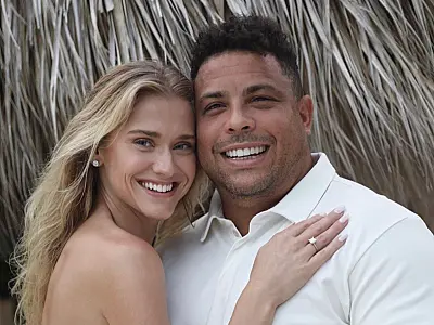 Ronaldo pede Celina Locks em casamento