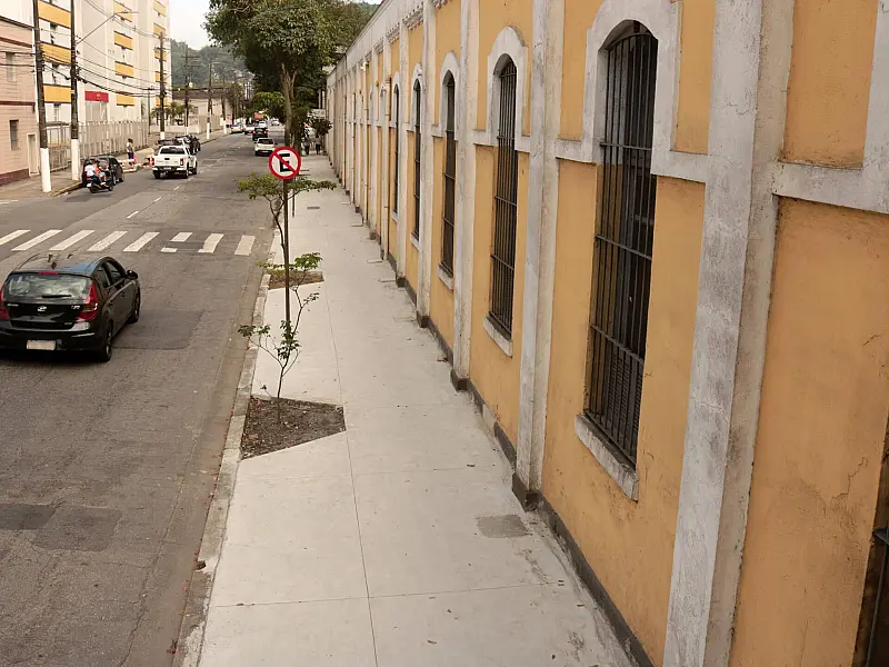 Avenida Rangel Pestana, em Santos, já tem mais um trecho de calçadas acessíveis
