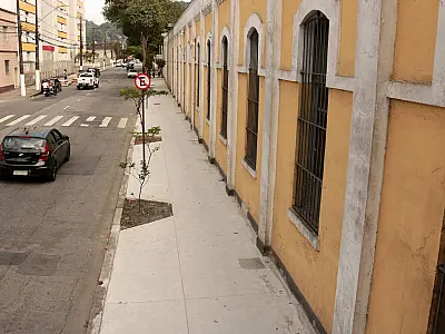 Avenida Rangel Pestana, em Santos, já tem mais um trecho de calçadas acessíveis