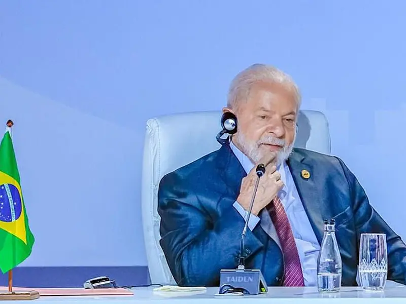 Lula critica 'mentalidade da Guerra Fria' e ecoa mantra da China