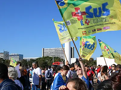 Ato em Brasília faz defesa do SUS, da vida e da democracia