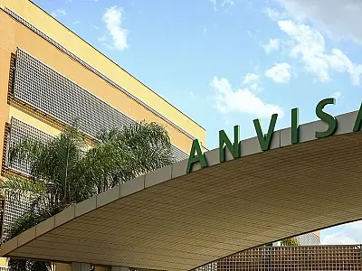 Após morte de mulher, Anvisa alerta que 50 Ervas Emagrecedor está proibido no Brasil