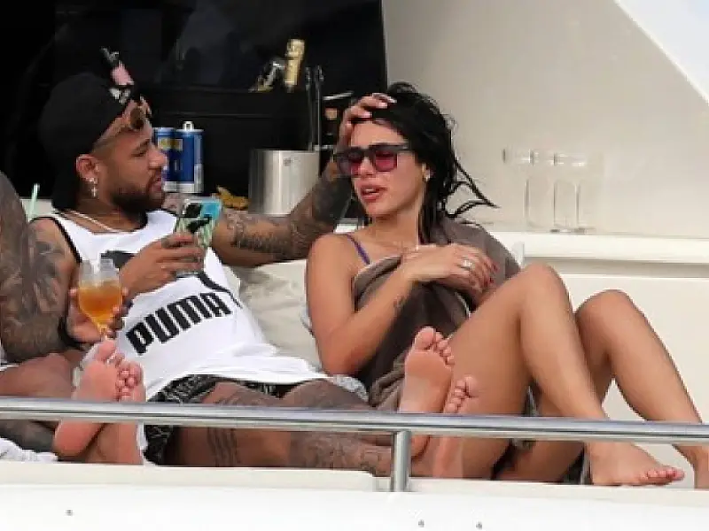 Neymar posta pela 1ª vez foto com Bruna Biancardi