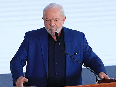 Lula conversa com Zelensky sobre guerra na Ucrânia