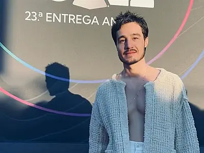 Tiago Iorc faz versão acústica de 'Zona de Perigo' e ganha elogio de Léo Santana
