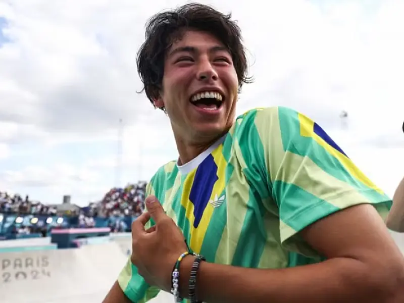 Skate e malabares no pódio: Augusto Akio é bronze no Skate Park