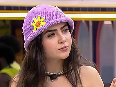 Jade Picon é aprovada em exame prático para tirar CNH e celebra