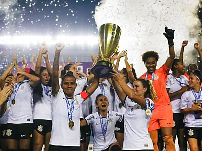 Jogadoras do Corinthians reprovam contratação de Cuca em rede social