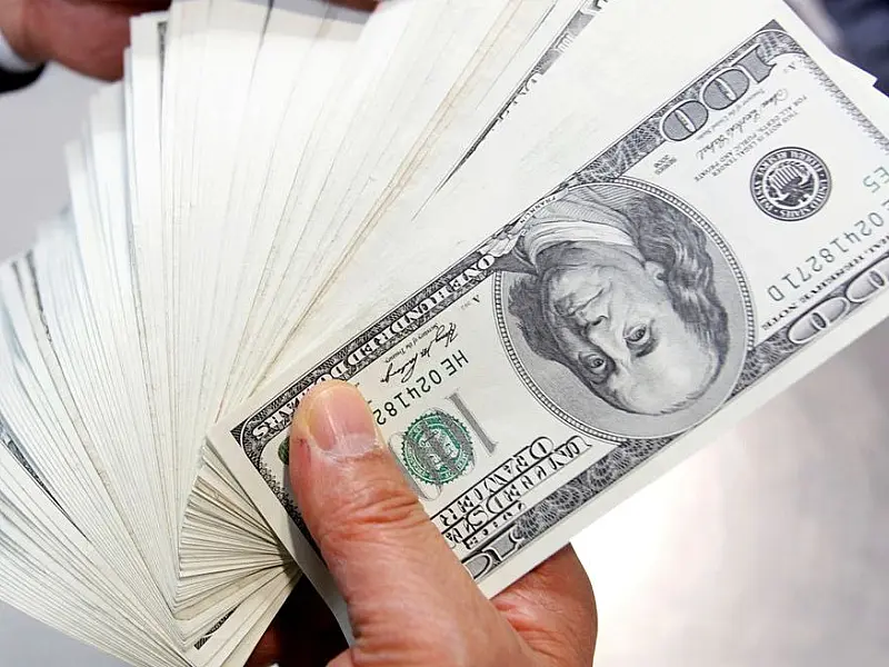 Dólar cai para R$ 5,43, com fluxo estrangeiro para emergentes