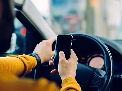 Celular é responsável por um acidente a cada três dias em rodovias federais