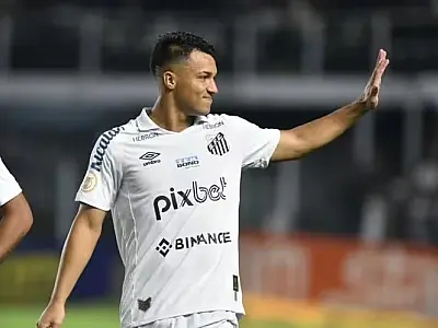 Santos planeja mal a janela e não sabe o que fazer com tantos centroavantes