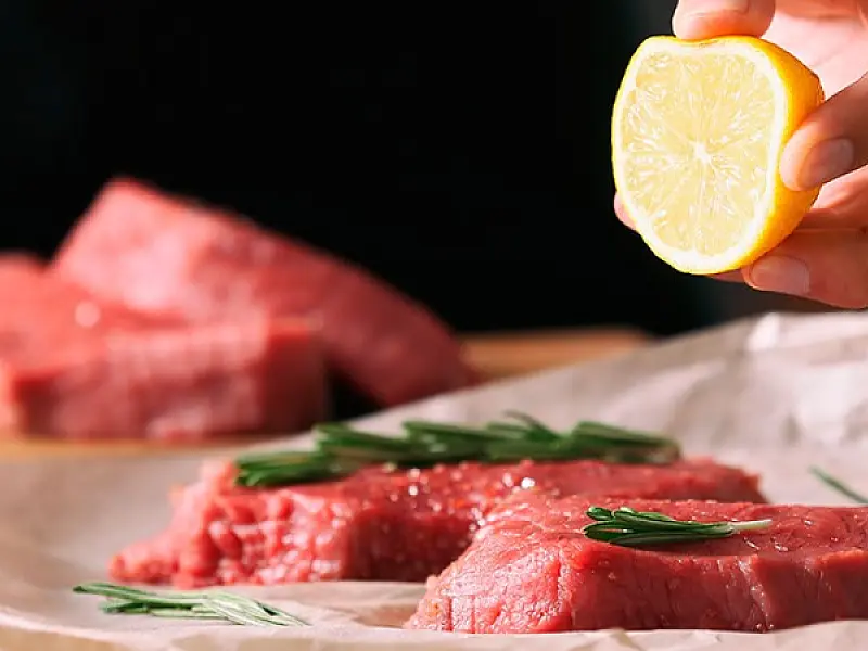 Afinal, o limão ajuda ou não a diminuir a gordura da carne vermelha?
