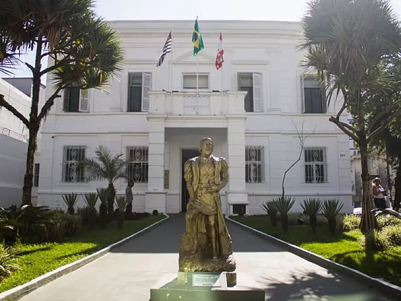 Prefeitura de São Vicente abre concurso público com 174 vagas em diversas áreas