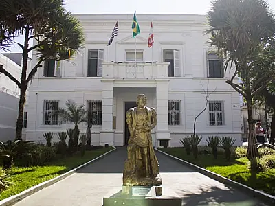 Prefeitura de São Vicente abre concurso público com 174 vagas em diversas áreas