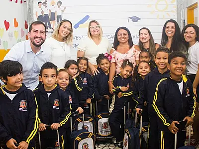 Alunos de São Vicente recebem uniformes de inverno pelo segundo ano consecutivo