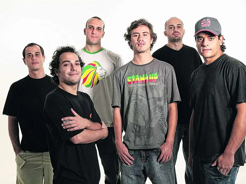 Planta & Raiz apresenta show do álbum acústico em comemoração aos 25 anos de carreira em Santos